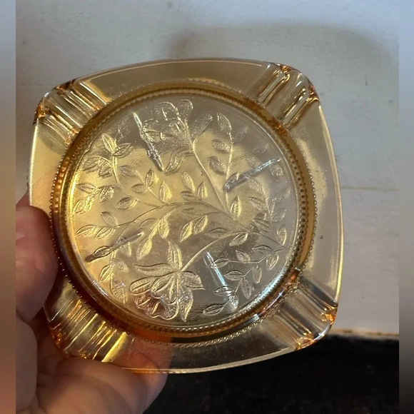 Vintage Carnival Glass Ashtray - Picture 2 of 3